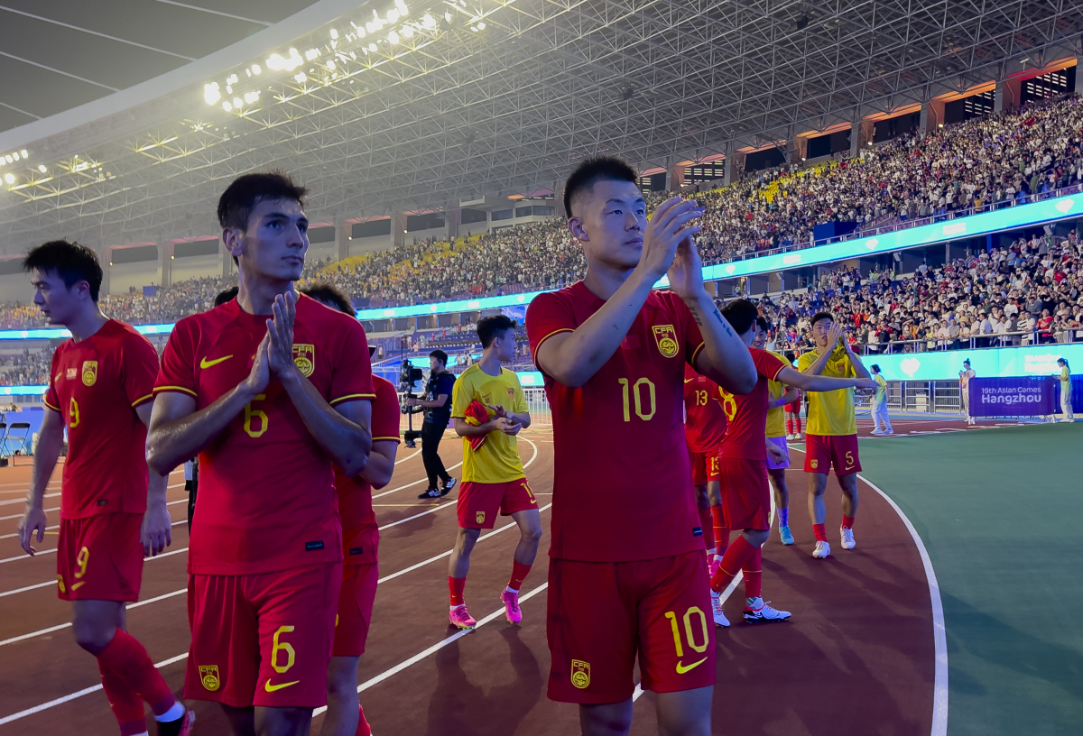 包含江南战狼队对阵江畔朱雀队,拳击淘汰赛火力全开,门将神扑救主——防守强度拉满的词条 包含江南战狼队对阵江畔朱雀队,拳击淘汰赛火力全开,门将神扑救主——防守强度拉满的词条