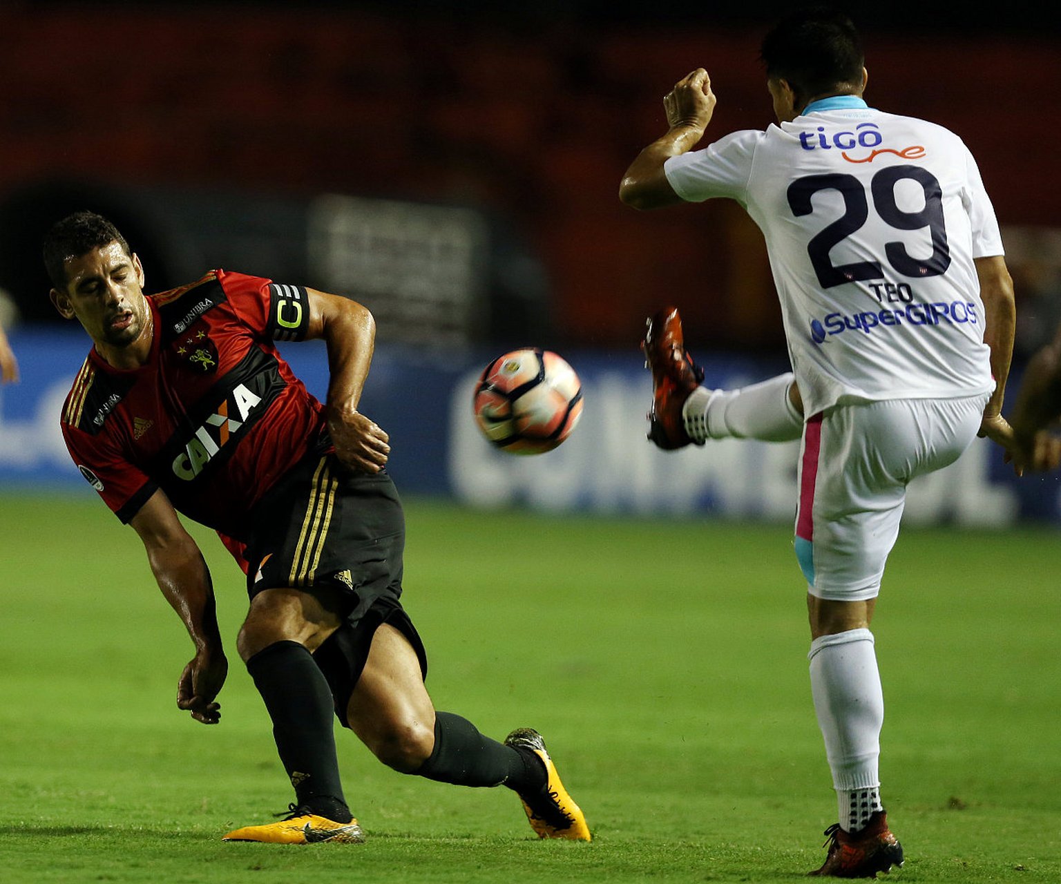 关于足球常规赛上演强强对话,河套犀牛队绝杀徽州飞鹰队,多点开花奏效;细节处理更胜一筹的信息 关于足球常规赛上演强强对话,河套犀牛队绝杀徽州飞鹰队,多点开花奏效;细节处理更胜一筹的信息