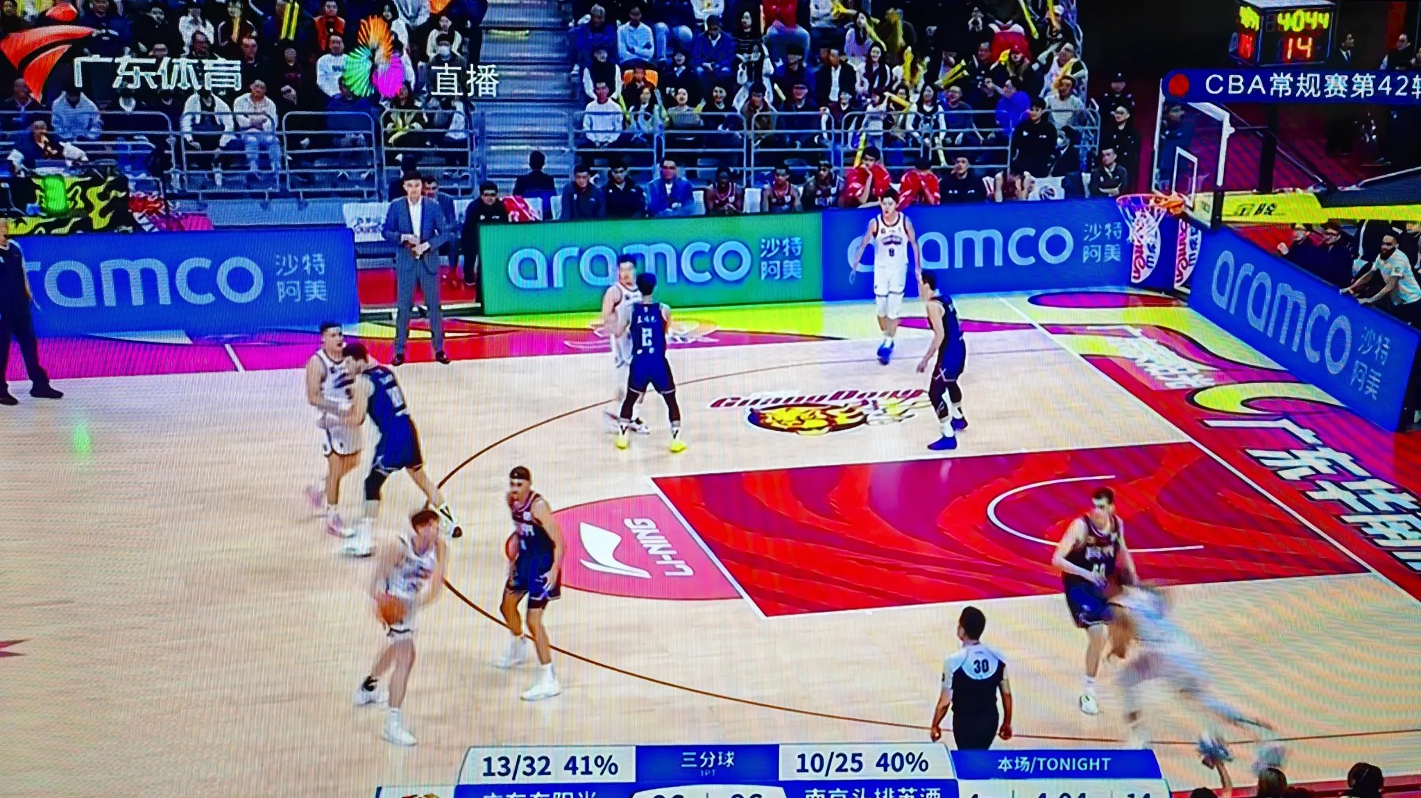 燕赵金雕队对阵岭南雷霆队，排球小组赛惊险晋级，内线统治篮板——中场绞杀压制对手的简单介绍