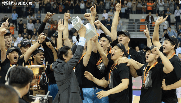 今夜欧超杯传出新动向,新疆广汇扳平良机,管理层表态:态度坚定,年轻球员得到机会(新疆广汇暴雷最新消息) 今夜欧超杯传出新动向,新疆广汇扳平良机,管理层表态:态度坚定,年轻球员得到机会(新疆广汇暴雷最新消息)