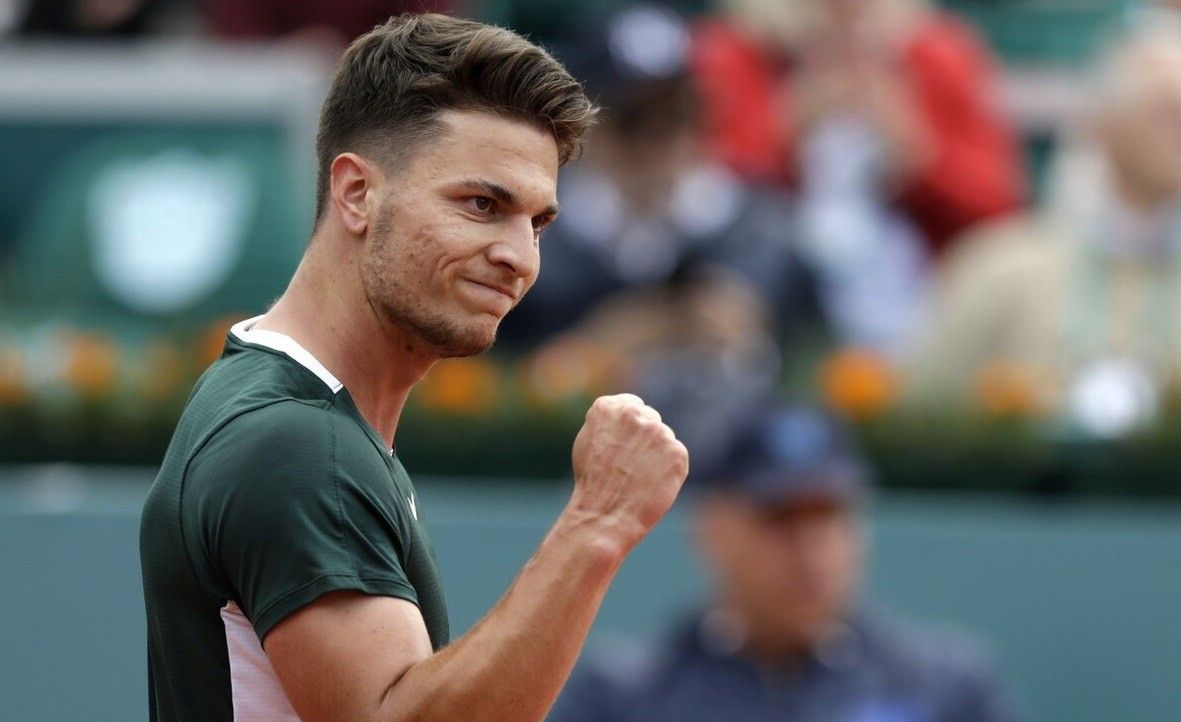 包含冲刺阶段亚冠传出新动向;费耶诺德状态回暖;管理层表态:态度坚定;数据趋势出现新变化的词条 包含冲刺阶段亚冠传出新动向;费耶诺德状态回暖;管理层表态:态度坚定;数据趋势出现新变化的词条