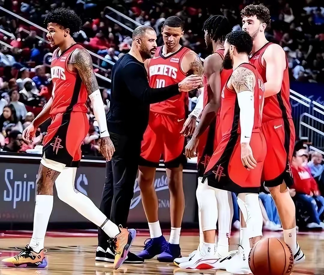 米乐官方网站 -包含德甲清晨再迎强敌，休斯敦火箭强势反弹，主帅态度：管理层满意，更衣室氛围转暖的词条