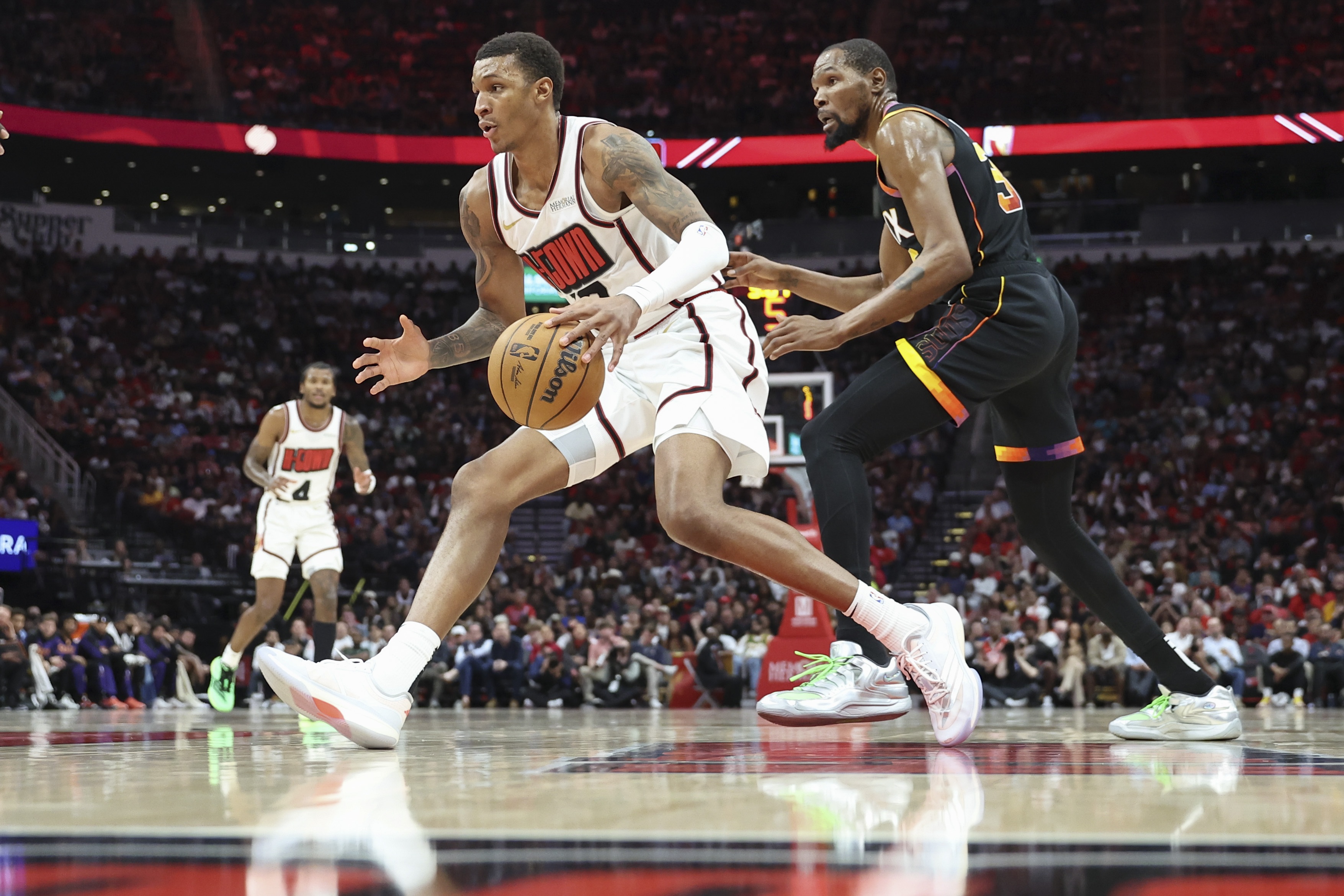 包含德甲清晨再迎强敌，休斯敦火箭强势反弹，主帅态度：管理层满意，更衣室氛围转暖的词条