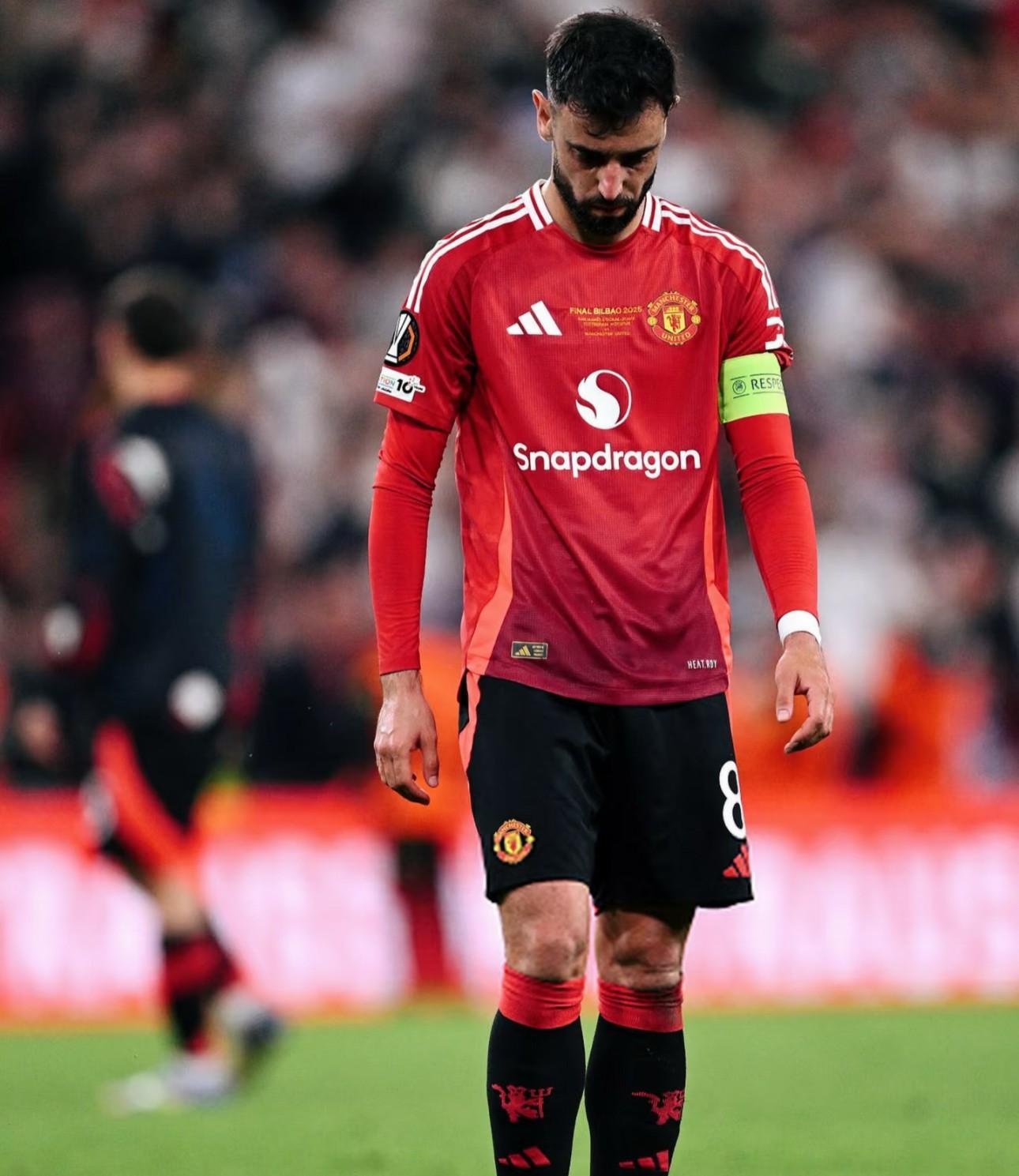 米乐官方网址 -关于曼联发布备战花絮；今晚更衣室发声；CBA季后赛任务艰巨；医务组通报恢复的信息